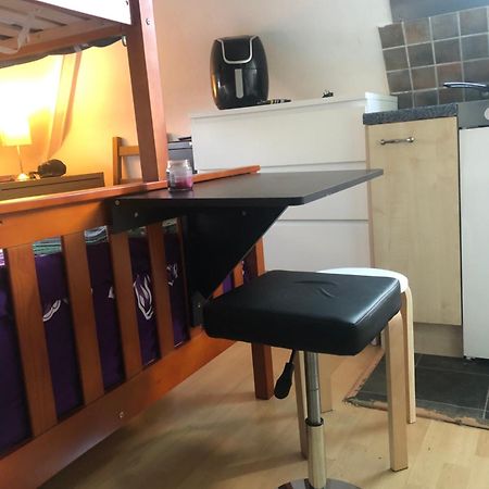 Peaceful Studio-Flat With Driveway In Golders Green Apartment Londra Exterior foto